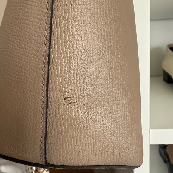 FENDI Vienna Leather Logo Shopping Tote w/Zippered Pouch - Picture 14 of 15